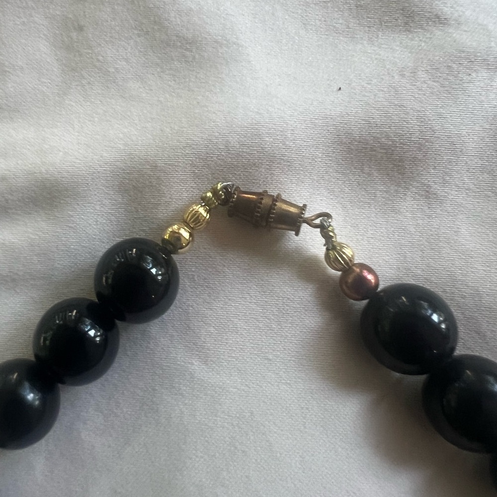 Vintage black and gold bead necklace - Picture 2 of 8